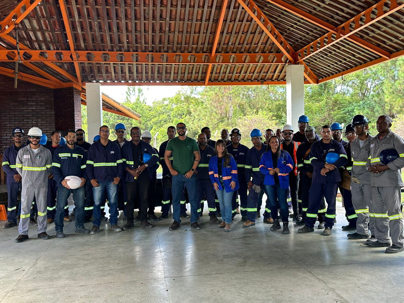 Equipe da Eficen em treinamento de segurança